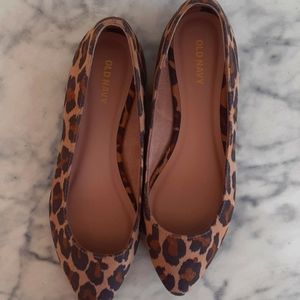 NWOT Cheetah print pointy toe suede flats size 7
